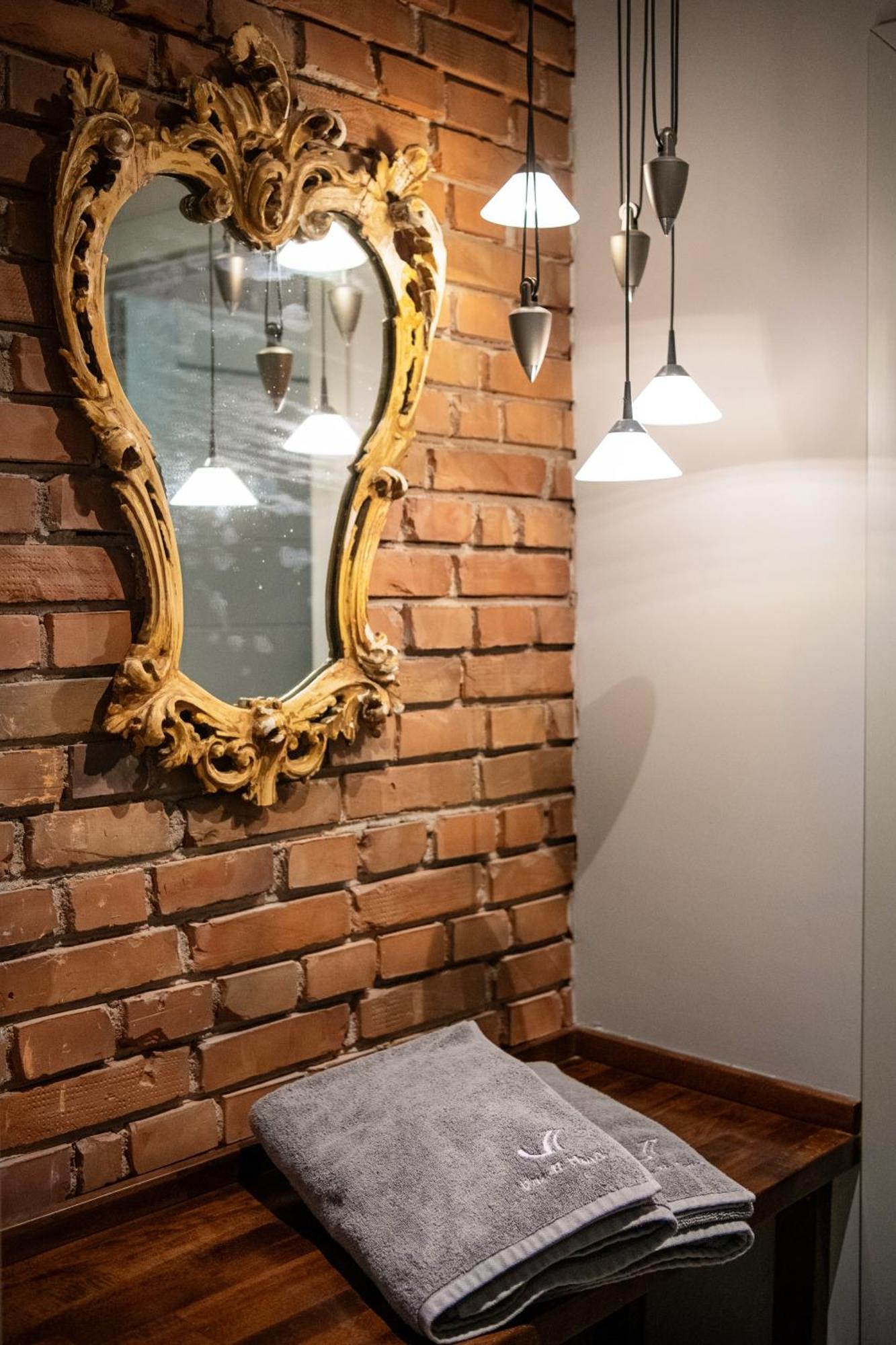 Hotel Vila 11 Дуррес Экстерьер фото