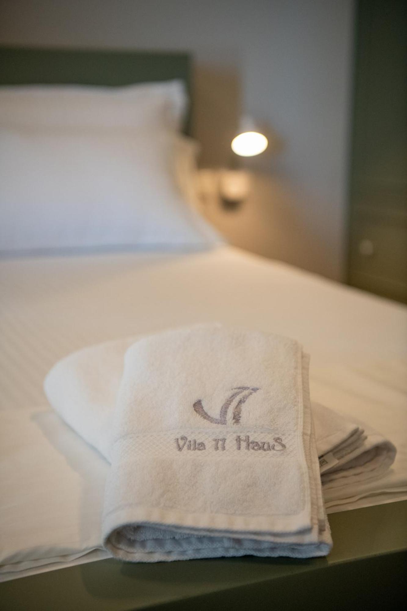 Hotel Vila 11 Дуррес Экстерьер фото