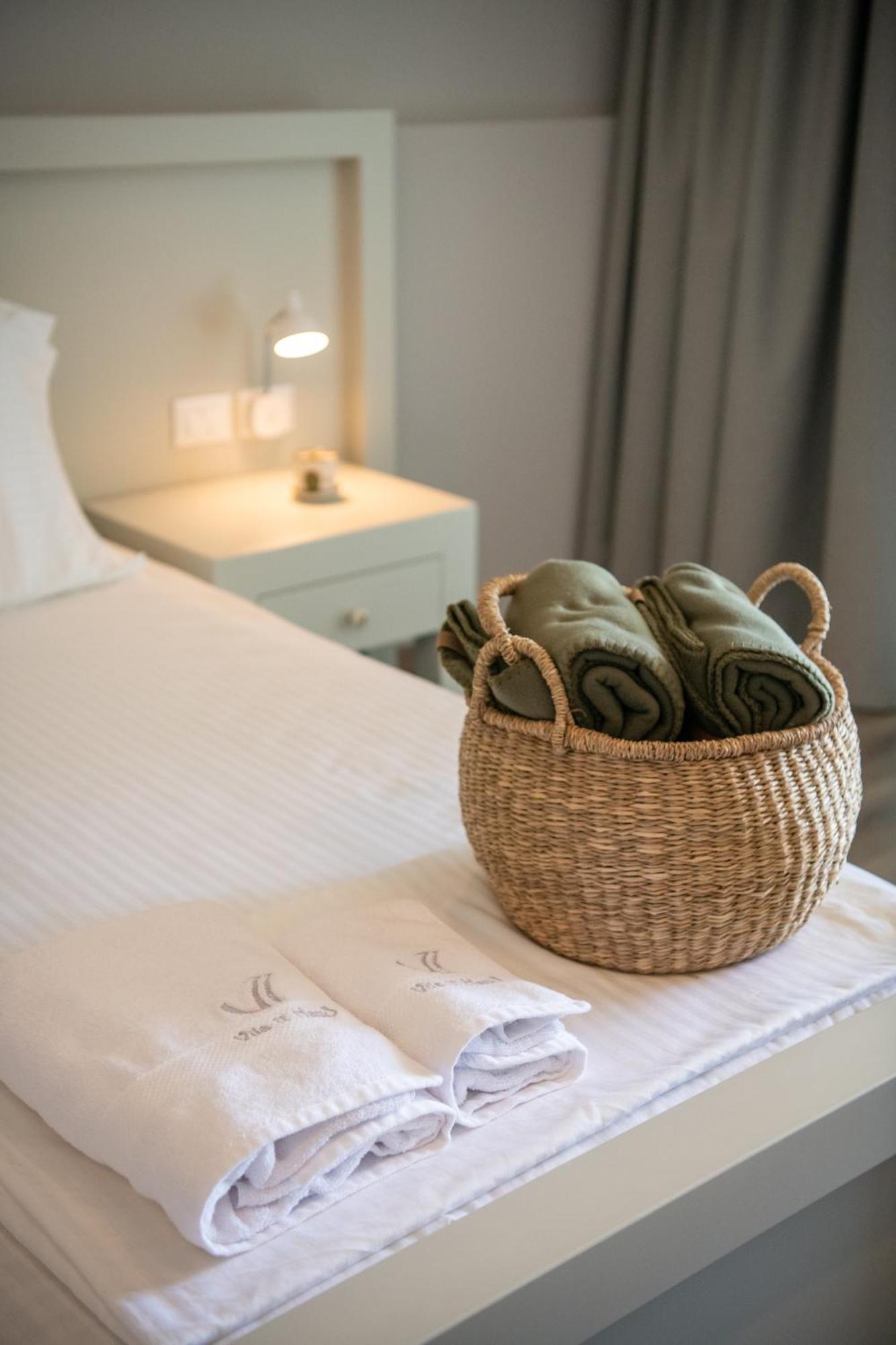 Hotel Vila 11 Дуррес Экстерьер фото