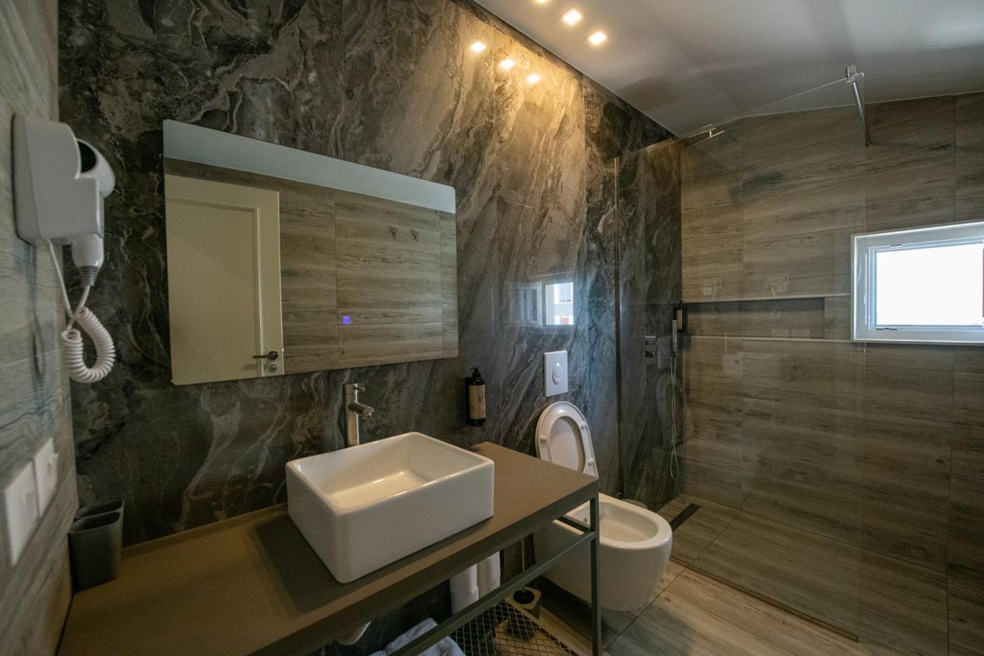 Hotel Vila 11 Дуррес Экстерьер фото