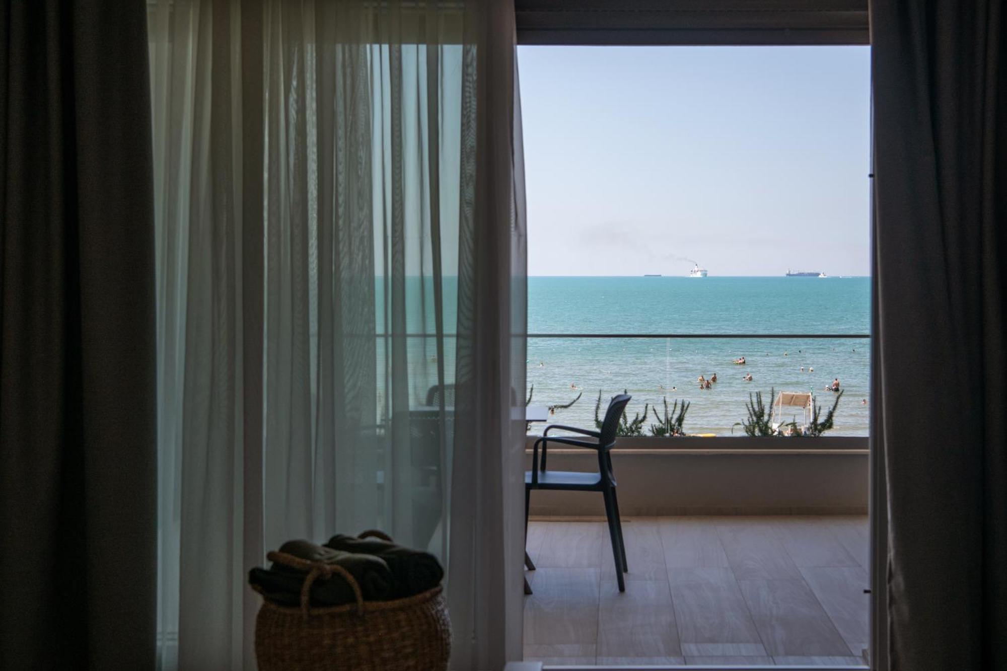 Hotel Vila 11 Дуррес Экстерьер фото